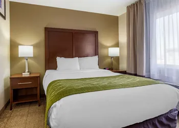 Comfort Inn & Suites Alameda at Albuquerque Balloon Fiesta Park hotel thumbnail 8