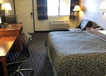 Days Inn by Wyndham Rio Rancho hotel thumbnail 8