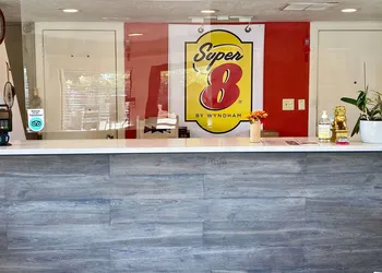 Super 8 by Wyndham Albuquerque Downtown hotel thumbnail 3
