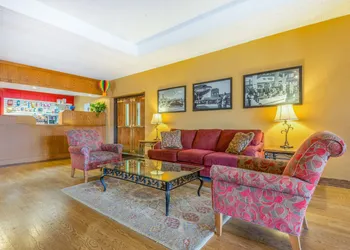 Ramada by Wyndham Albuquerque Airport hotel thumbnail 4