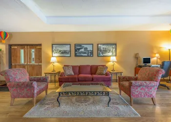 Ramada by Wyndham Albuquerque Airport hotel thumbnail 5