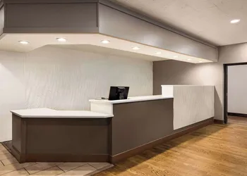 Ramada by Wyndham Albuquerque Airport hotel thumbnail 6