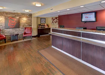 Red Roof Inn Chapel Hill - UNC hotel thumbnail 3