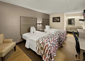 Red Roof Inn Chapel Hill - UNC hotel thumbnail 6