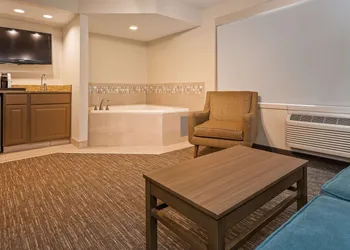 Best Western Plus Hudson I-94 hotel thumbnail 7