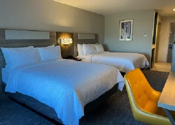 Holiday Inn Express Rensselaer by IHG hotel thumbnail 7