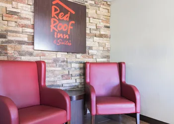 Red Roof Inn & Suites Statesboro - University hotel thumbnail 2