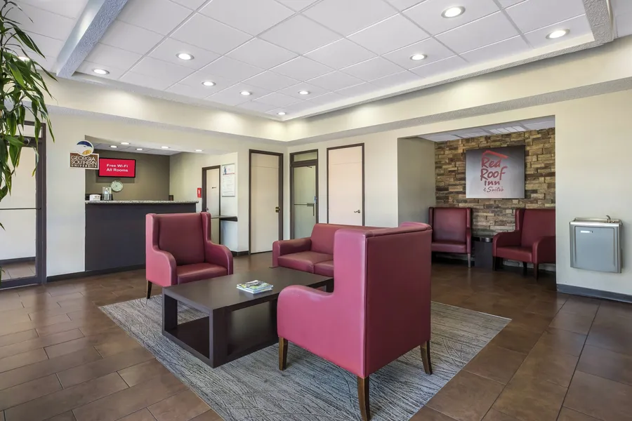 Red Roof Inn & Suites Statesboro - University hotel detail image 6