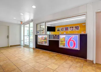 Motel 6 Raleigh, NC - North hotel thumbnail 6