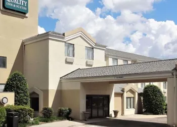 Quality Inn & Suites Raleigh North hotel thumbnail 3