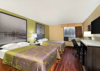 Super 8 by Wyndham Raleigh North East hotel thumbnail 2