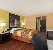 Super 8 by Wyndham Raleigh North East hotel detail image 3