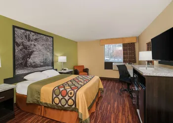 Super 8 by Wyndham Raleigh North East hotel thumbnail 4