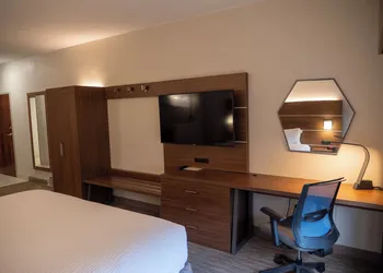 Holiday Inn Express & Suites Greenville Airport by IHG hotel thumbnail 5