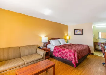 Econo Lodge Gaffney hotel thumbnail 7