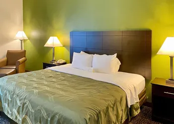Quality Inn Union US Hwy 176 hotel thumbnail 4