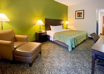 Quality Inn Union US Hwy 176 hotel thumbnail 5