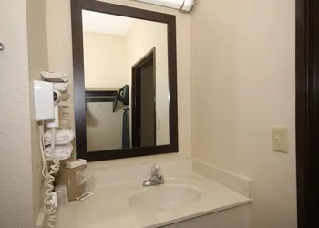 Red Roof Inn Gaffney hotel thumbnail 5