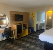 Days Inn & Suites by Wyndham Mobile hotel detail image 7