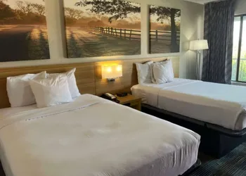 Days Inn & Suites by Wyndham Mobile hotel thumbnail 8