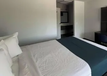 Motel 6 Lake Elsinore, CA hotel thumbnail 5