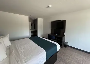 Motel 6 Lake Elsinore, CA hotel thumbnail 7