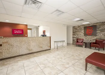 Red Roof Inn Mobile North - Saraland hotel thumbnail 3