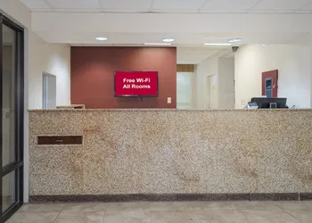 Red Roof Inn Mobile North - Saraland hotel thumbnail 4