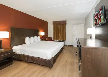 Red Roof Inn Mobile North - Saraland hotel thumbnail 5