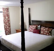 Lakeshore Resort and Marina hotel detail image 5