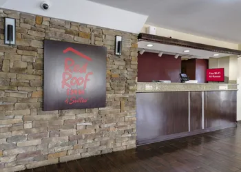 Red Roof Inn & Suites Mobile SW – I-10 hotel thumbnail 3