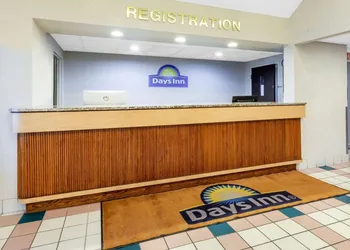 Days Inn by Wyndham Milan Sandusky South hotel thumbnail 2