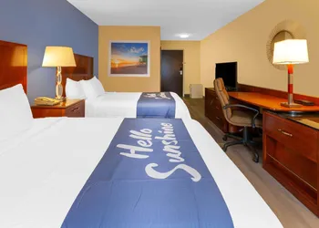 Days Inn by Wyndham Milan Sandusky South hotel thumbnail 5