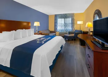 Days Inn by Wyndham Milan Sandusky South hotel thumbnail 6