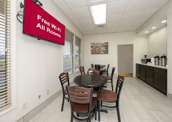 Red Roof Inn Bay Minette hotel thumbnail 3
