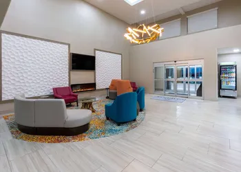 La Quinta Inn & Suites by Wyndham New Braunfels hotel thumbnail 4