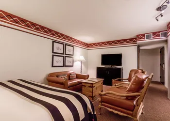 Inn and Spa at Loretto hotel thumbnail 6