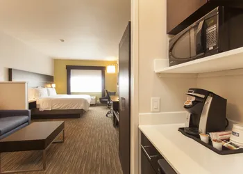Holiday Inn Express & Suites Santa Fe by IHG hotel thumbnail 2