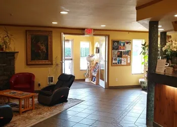 Palace Inn Suites Lincoln City hotel thumbnail 2