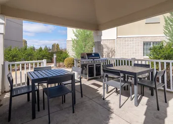 Candlewood Suites Elkhart by IHG hotel thumbnail 8