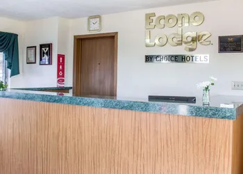 Econo Lodge Elkhart North hotel thumbnail 2