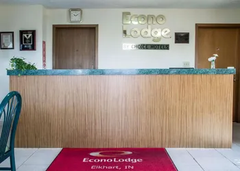 Econo Lodge Elkhart North hotel thumbnail 4