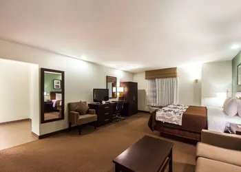 Sleep Inn & Suites Edmond near University hotel thumbnail 7