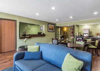 Quality Inn Cedartown hotel thumbnail 2