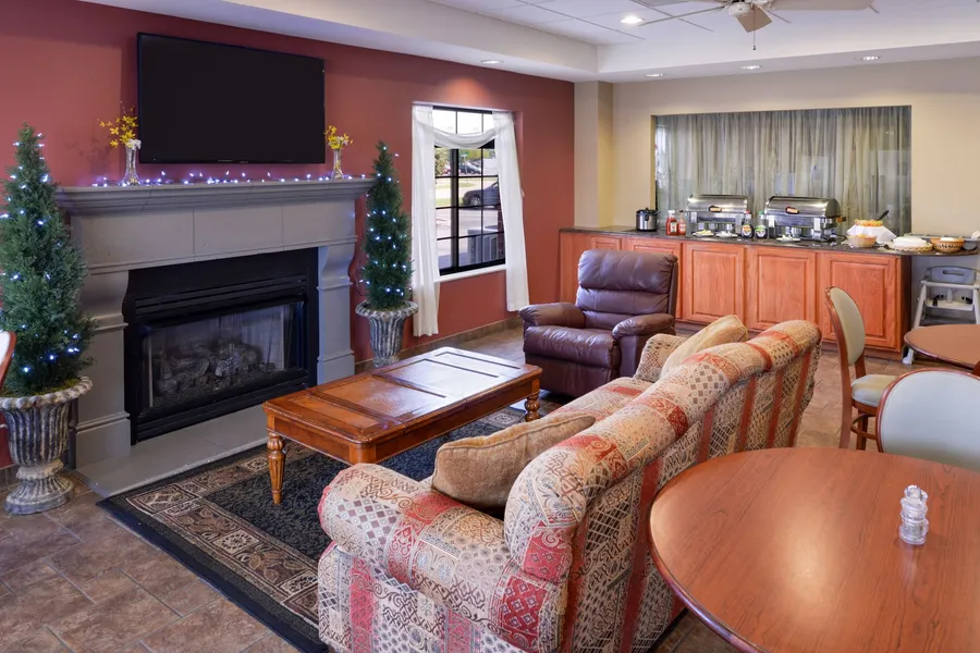 Country Hearth Inn & Suites Edwardsville St. Louis hotel detail image 6