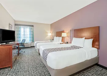 La Quinta Inn & Suites by Wyndham Oklahoma City -Yukon hotel thumbnail 6
