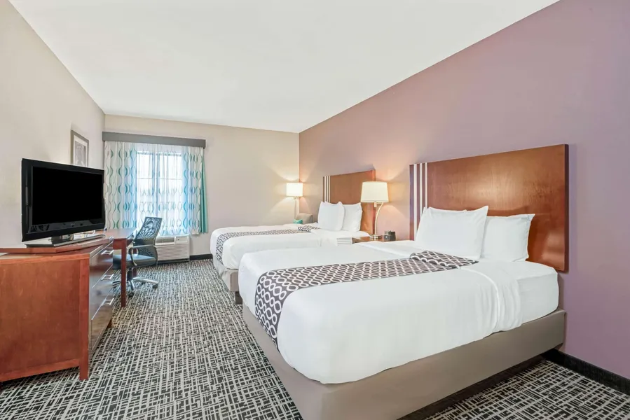 La Quinta Inn & Suites by Wyndham Oklahoma City -Yukon hotel detail image 6