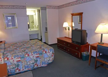 Americas Best Inn & Suites - Decatur hotel thumbnail 8