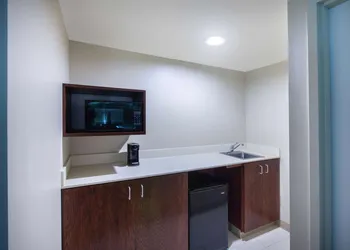 Wingate by Wyndham Oklahoma City/Airport hotel thumbnail 4