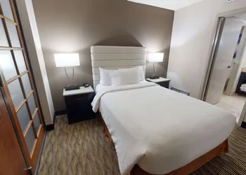 Embassy Suites by Hilton Oklahoma City Will Rogers Airport hotel thumbnail 4